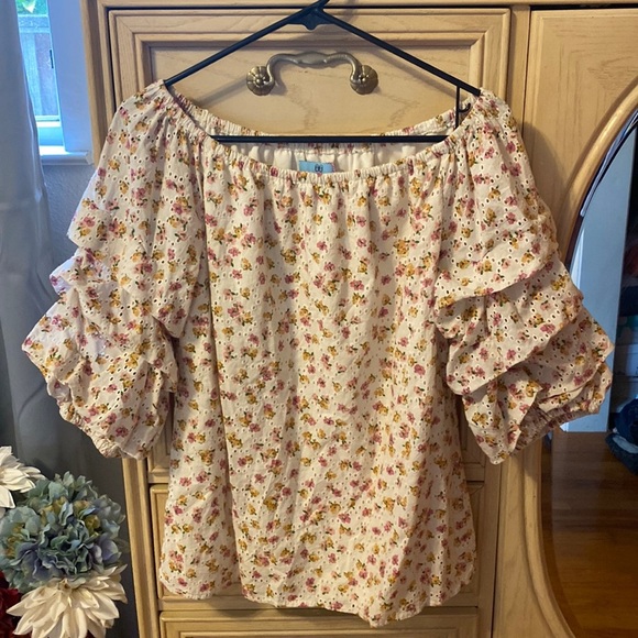 Eyelet Off The Shoulder Top - Picture 2 of 8